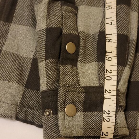 - Men's Duluth Trading Co. plaid flannel jacket size medium - Picture 9 of 14